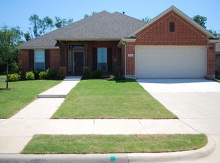 2127 Central Park Dr, Wylie, TX 75098