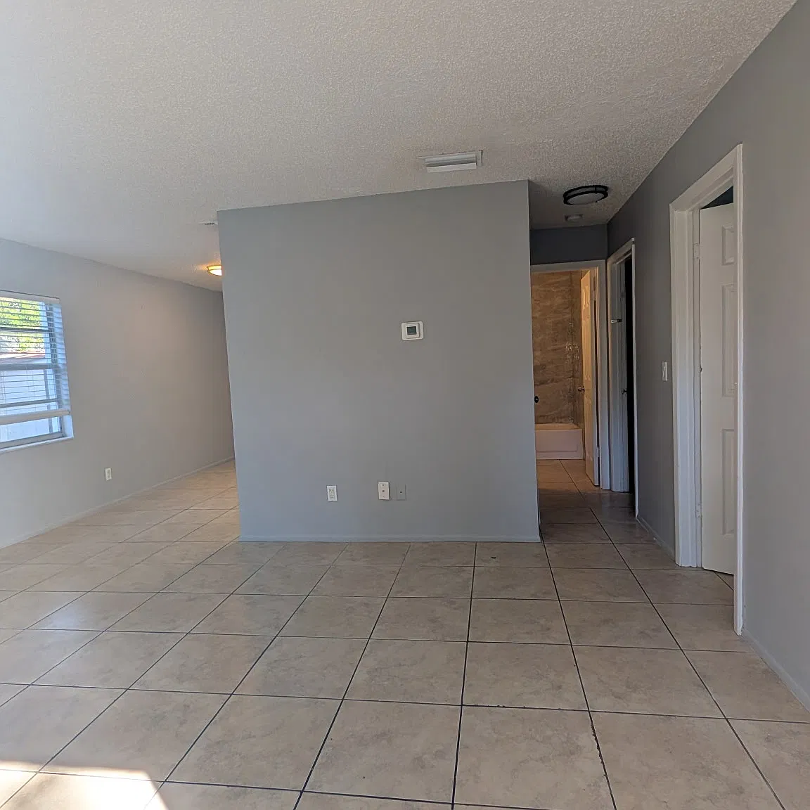 3 bed, 1100 sqft, $2,075 — Photo 3
