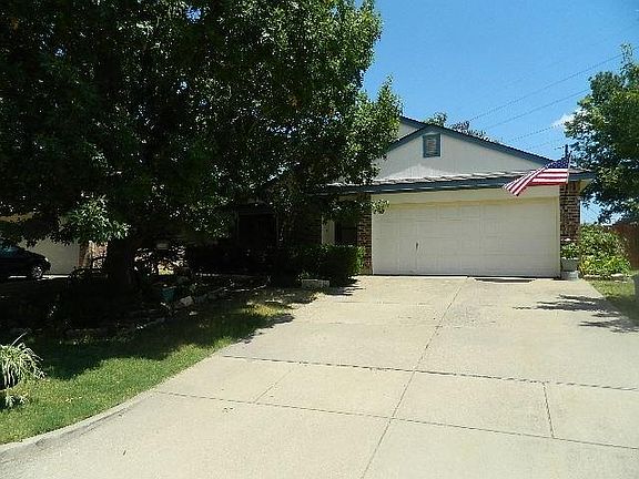 3rd image of 6017 Parkmeadow Dr