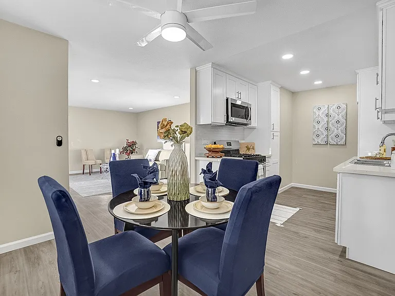 Las Casitas Apartments - Redlands, CA — Photo 32