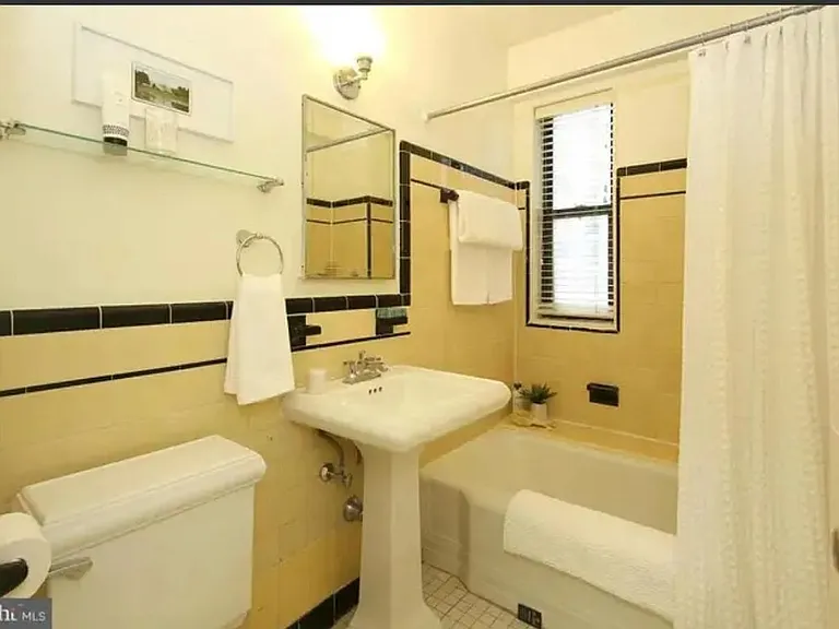 1 Scott Cir #317 — Photo 2