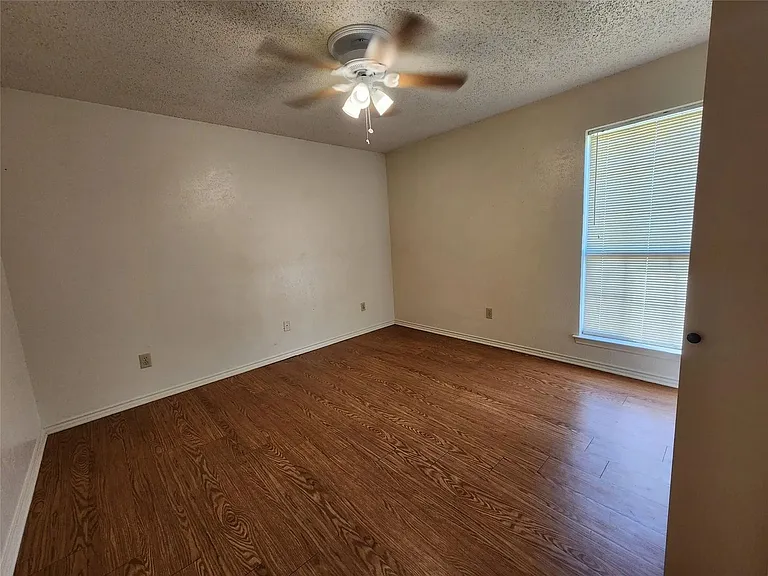 3008 N Bell Ave — Photo 11