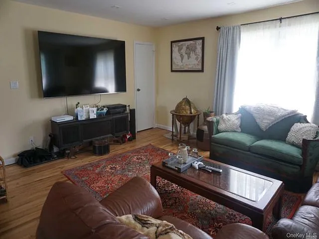8 Hallock St #1 — Photo 3