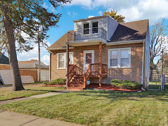3rd image of 562 Mackinaw Ave