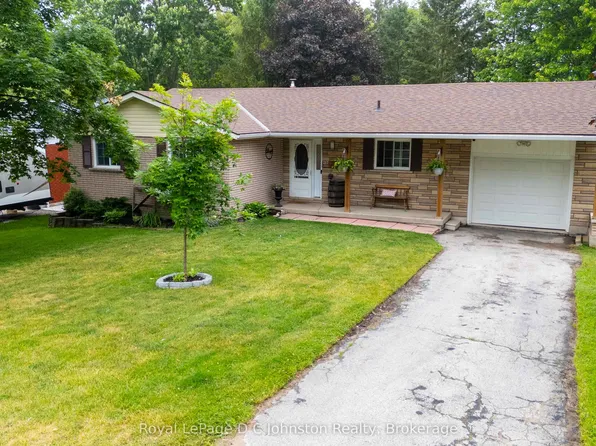 217 Albert St, Arran Elderslie, ON N0G 2N0