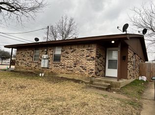 210 S 3rd Ave, Mansfield, TX 76063