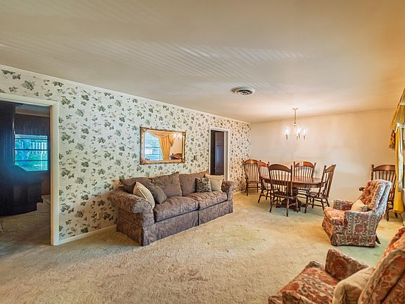 3rd image of 362 Oakcrest Dr