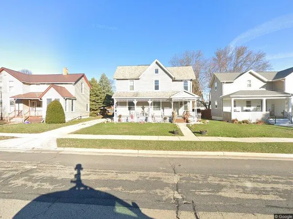 171 E Oak Grove St, Juneau, WI 53039