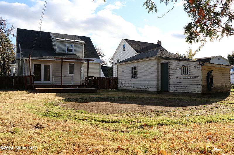 5th image of 22 W 12th Avenue