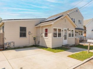 10 E Delaware Pkwy, Villas, NJ 08251