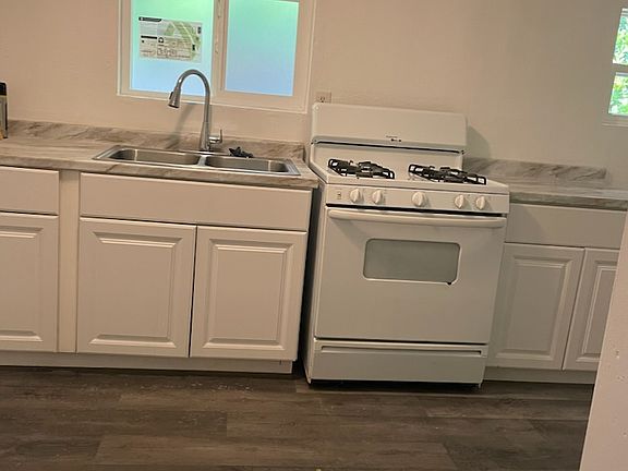 5th image of 4010 Christina Rd