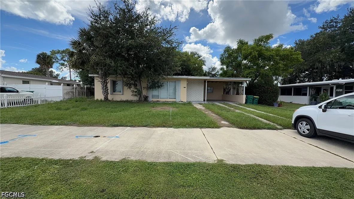 2 bed, 1.0 bath, 1030 sqft, $1,300 — Photo 1