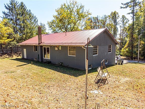 3rd image of 34561 Sunshine Rd