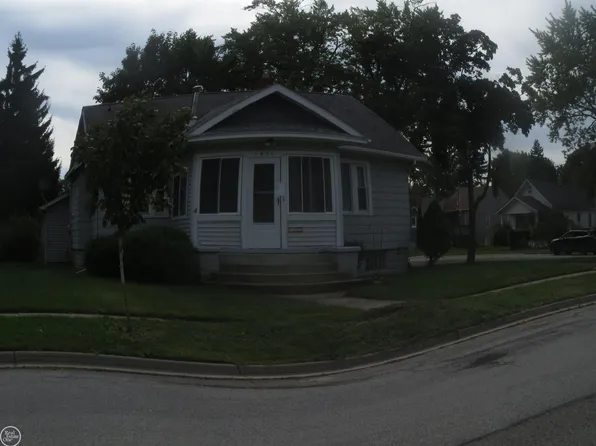 1434 Pine St, Port Huron, MI 48060