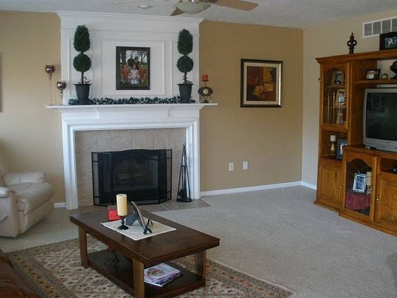 2nd image of 596 Rock Hollow Dr NE