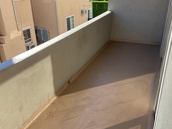 5th image of 1830 N Kingsley Dr #203