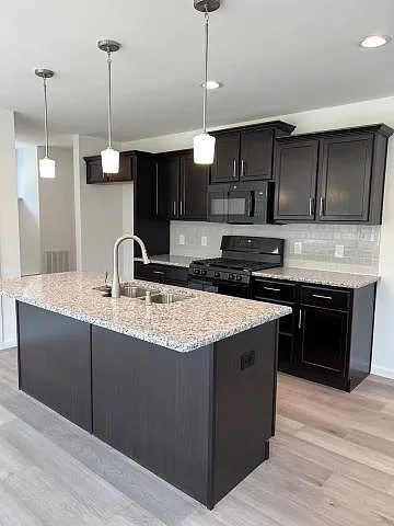 33 Long Bend Dr — Photo 12