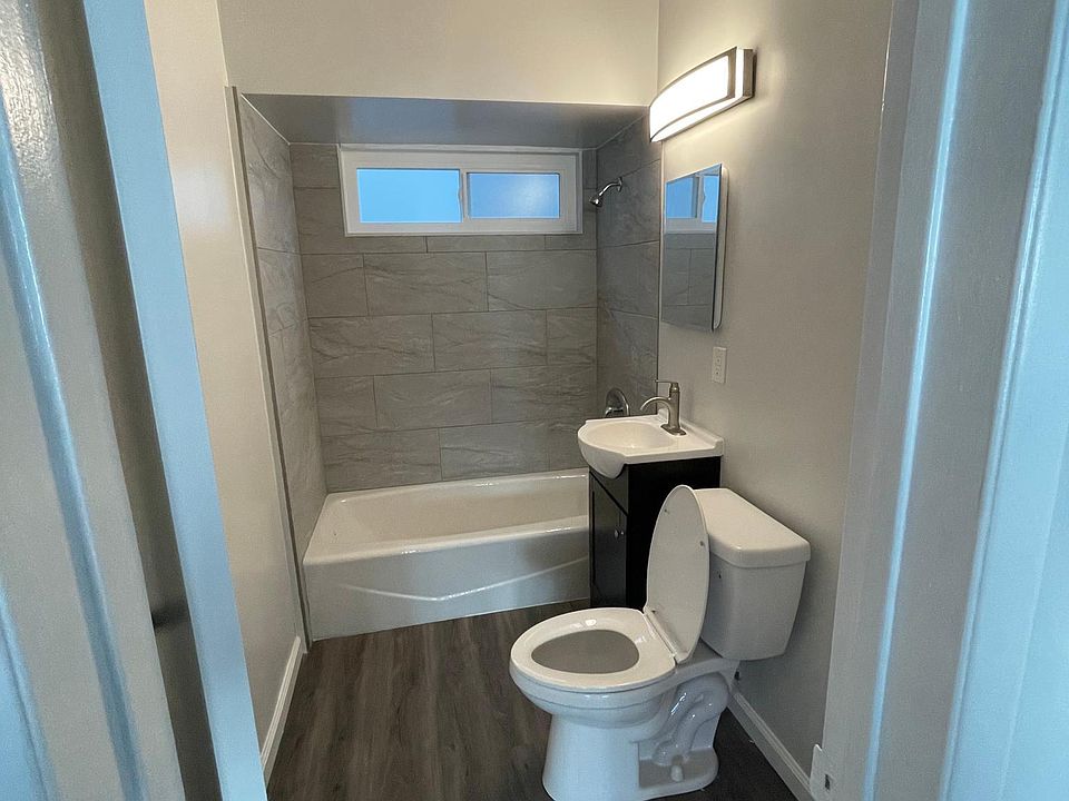 2nd image of 3510 Emerald St #17