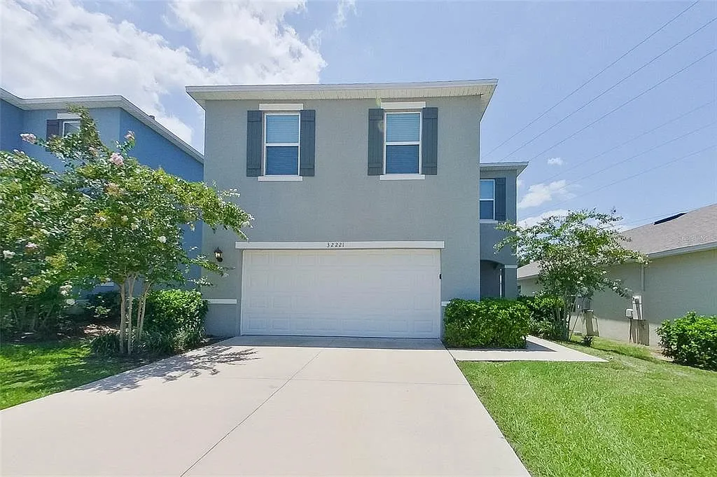 4 bed, 2.5 bath, 2007 sqft, $2,175 — Photo 1