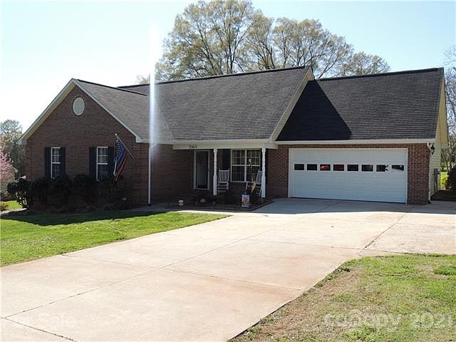 1st image of 2065 Picnic Dr