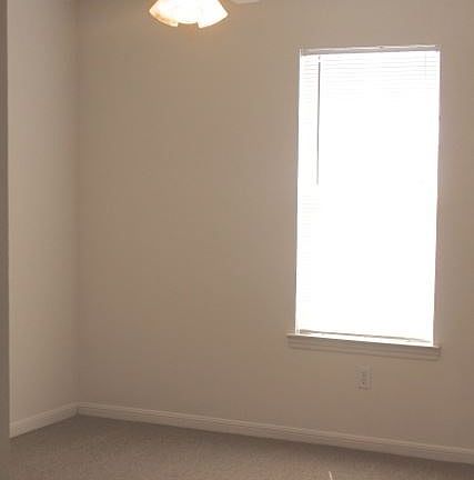 3rd image of 410 Deloris Dr