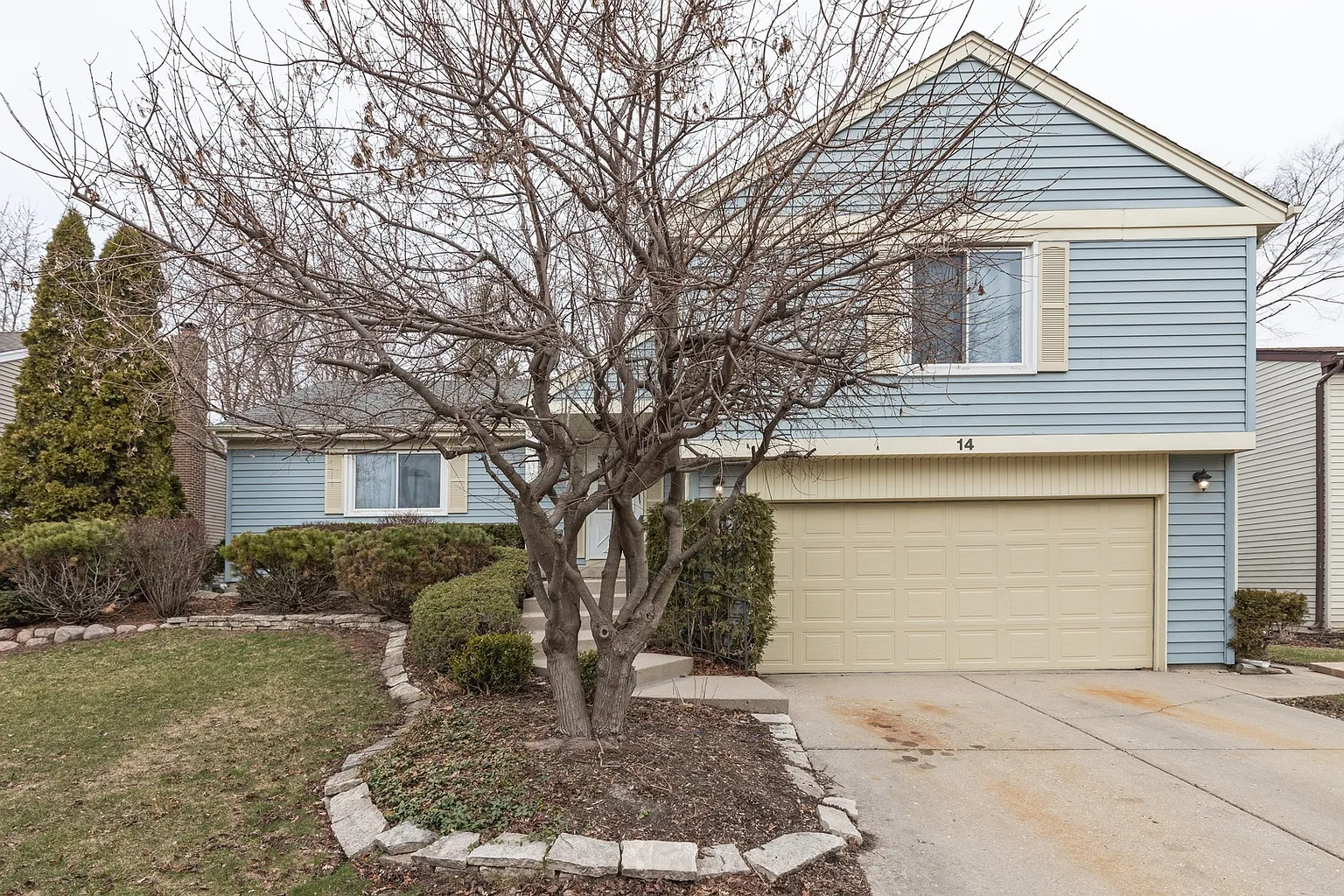 14 Lindon Ln photo 1