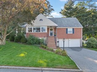 10 Albamont Rd, Winchester, MA 01890