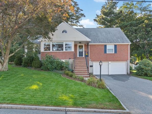 10 Albamont Rd, Winchester, MA 01890