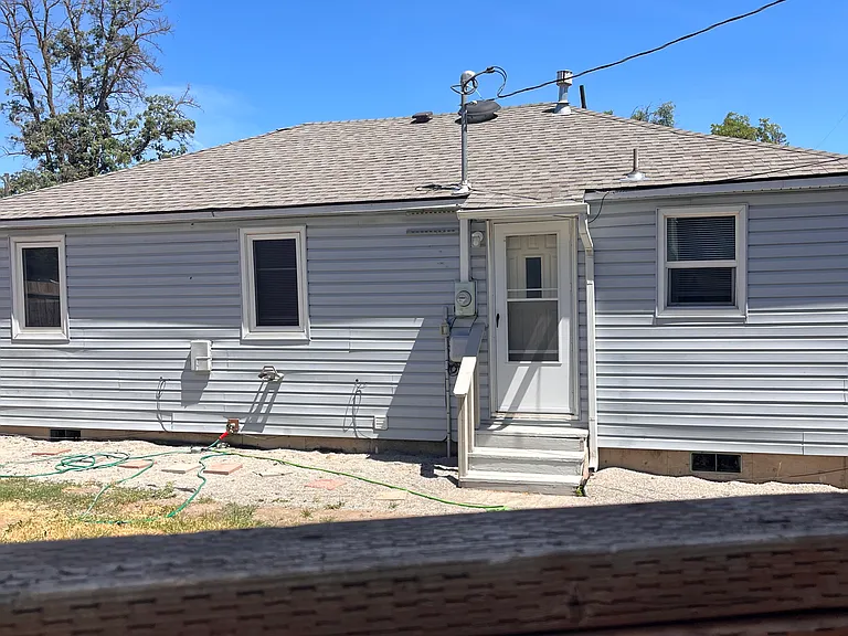 N Addison St — Photo 2