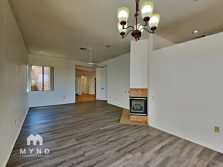 1606 W Calle Del Ducado — Photo 9