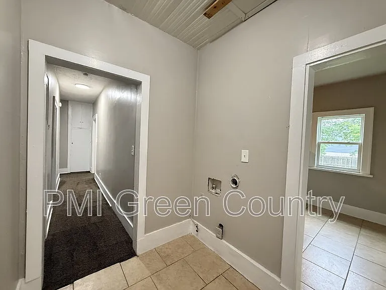 1223 S Quaker Ave — Photo 17