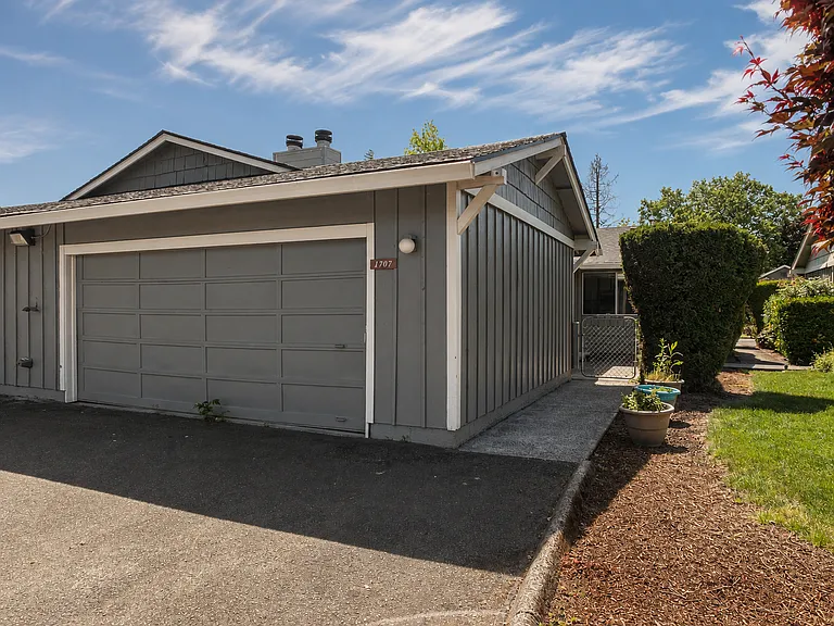 1707 SE 145th Ct — Photo 16