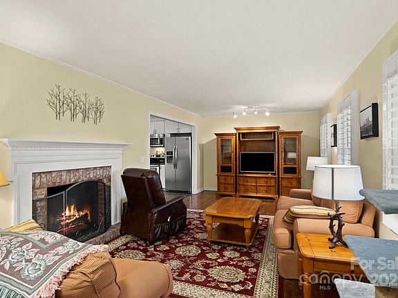 5th image of 116 Arthur Ln
