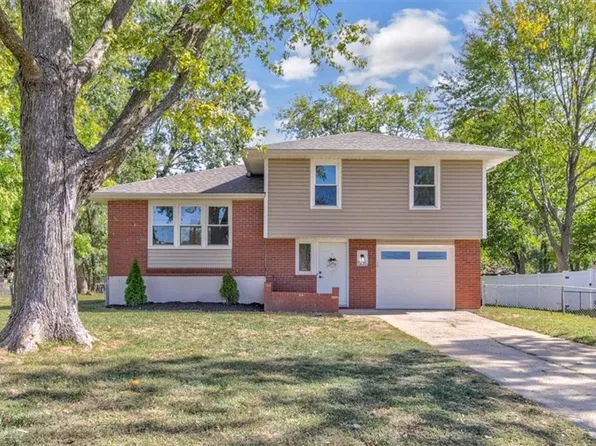 505 S Madison St, Raymore, MO 64083
