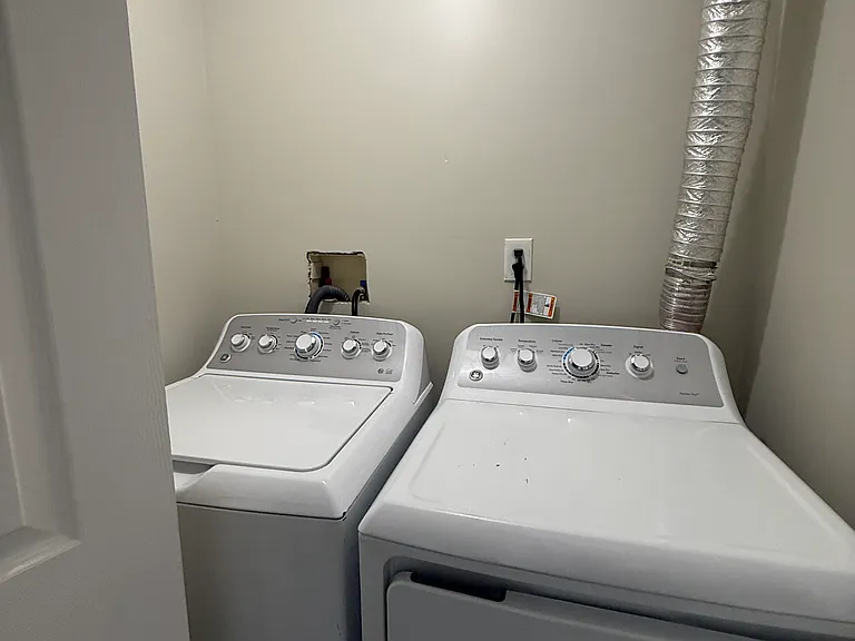 961 Bergen St #1L — Photo 6