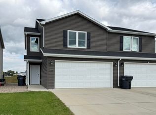 3934 24th St SE, Mandan, ND 58554