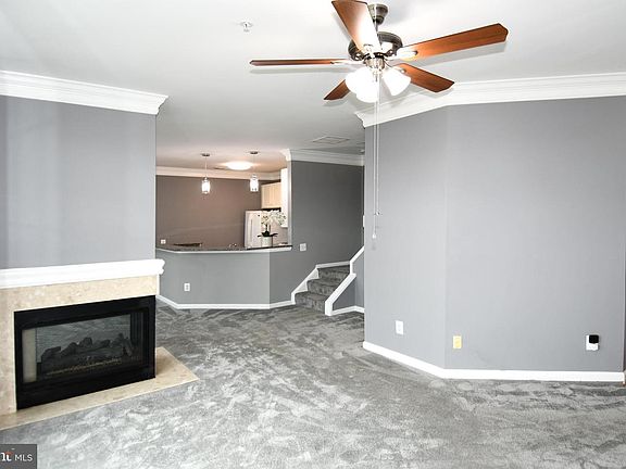 5th image of 1809 Kenwood Ave Unit 301
