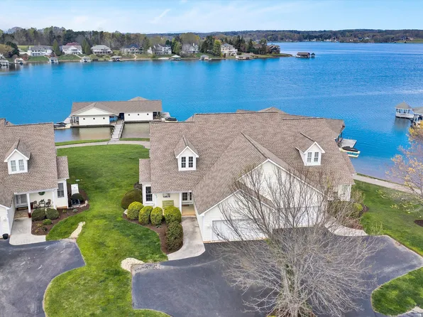 424 Haley Scott Dr, Union Hall, VA 24176