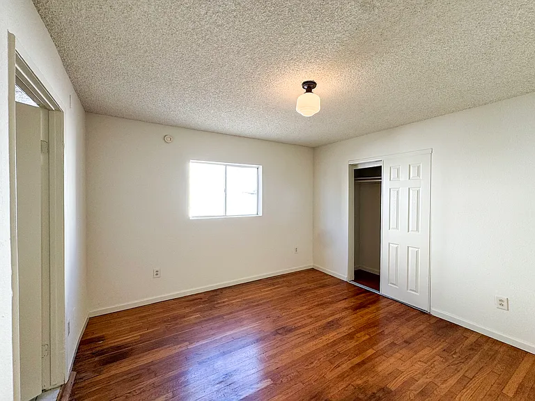 4627 Prospect Ave — Photo 18