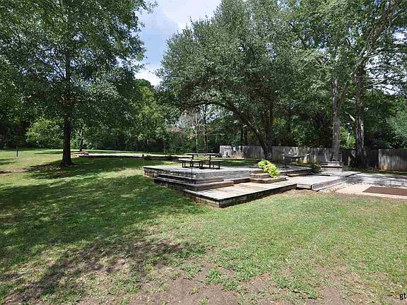5th image of 10607 Lakeshore Dr