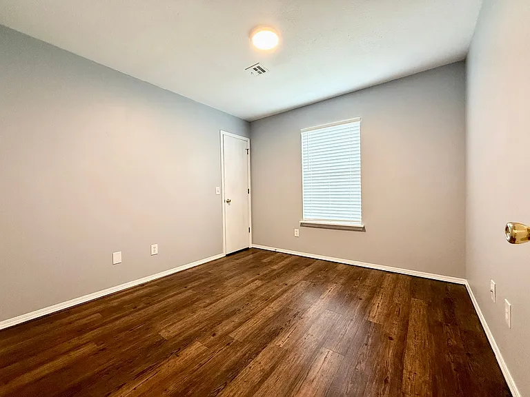 3102 NE 12th St — Photo 10