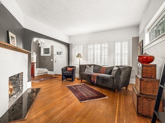 4th image of 15910 SE Arista Dr