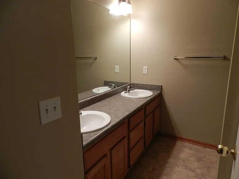 6926 Naples Dr — Photo 27