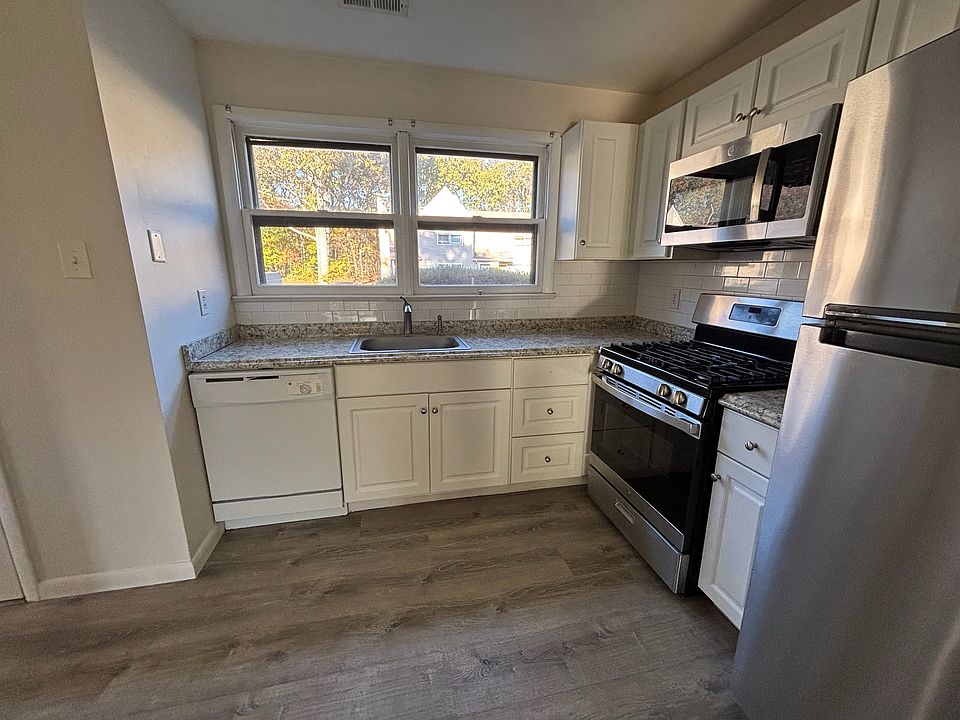 1st image of 79 Tavistock Dr