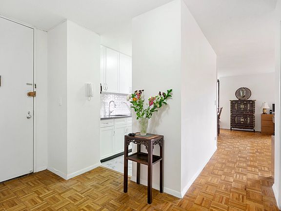 4th image of 1601 3rd Ave APT 12H