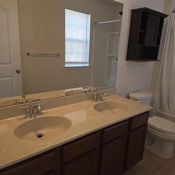 303 Ellis Ct — Photo 13