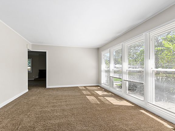 4th image of 140 Nashua St