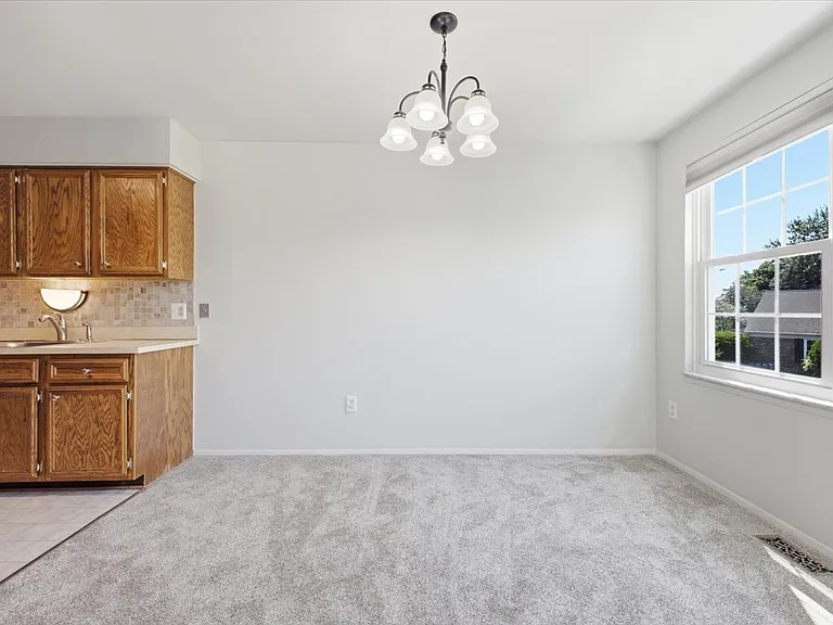 15820 Newport Dr — Photo 11