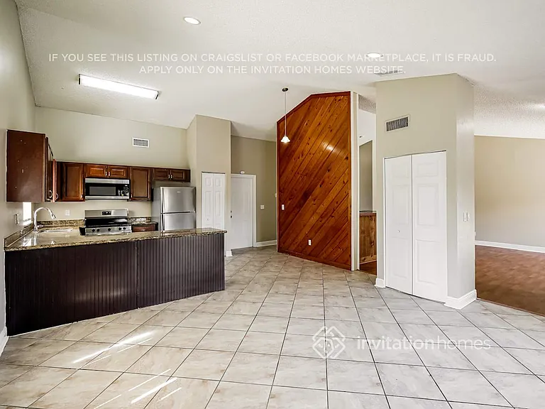 8400 NW 49th St — Photo 5