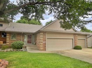 2386 NW 163rd St, Clive, IA 50325